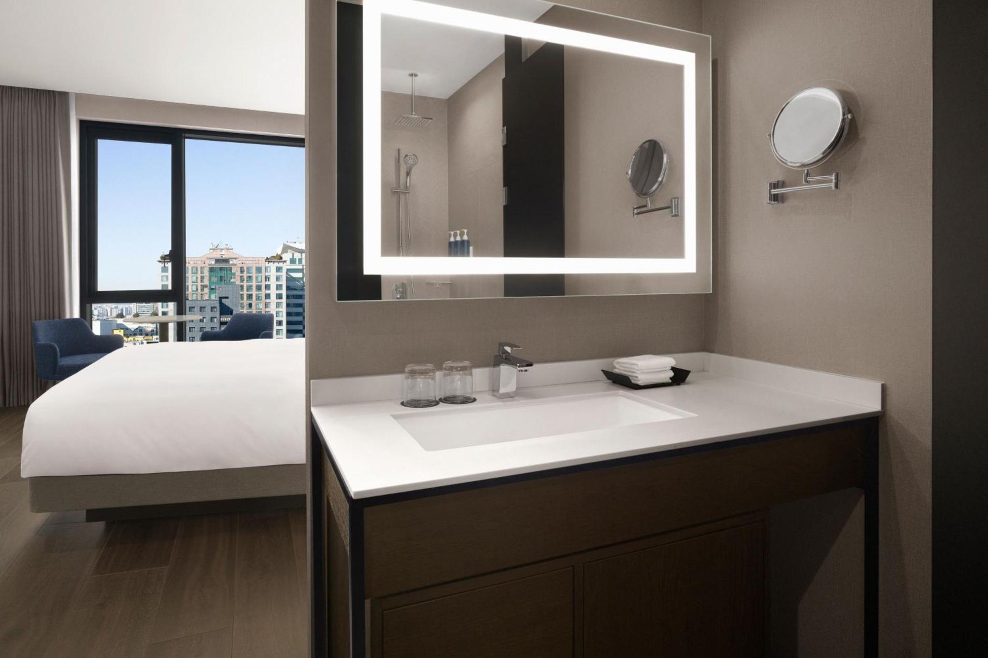 Four Points By Sheraton ซูวอน ภายนอก รูปภาพ